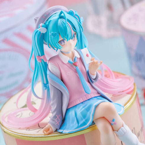FuRyu 初音未來 戀愛西裝服Ver. 景品模型 杯麵座 商品圖高