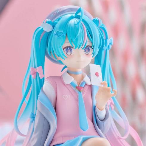 FuRyu 初音未來 戀愛西裝服Ver. 景品模型 杯麵座 商品圖近鏡正中