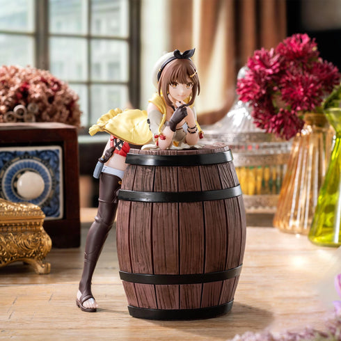 Sega Luminasta 萊莎的鍊金工房 常闇女王與秘密藏身處 萊莎琳·斯托特 景品模型 商品圖右