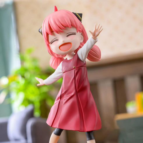 Sega Luminasta SPYxFAMILY間諜家家酒 安妮亞 佛傑 第一季ED2服裝 Ver.2 (微笑版)景品模型 商品圖低角度